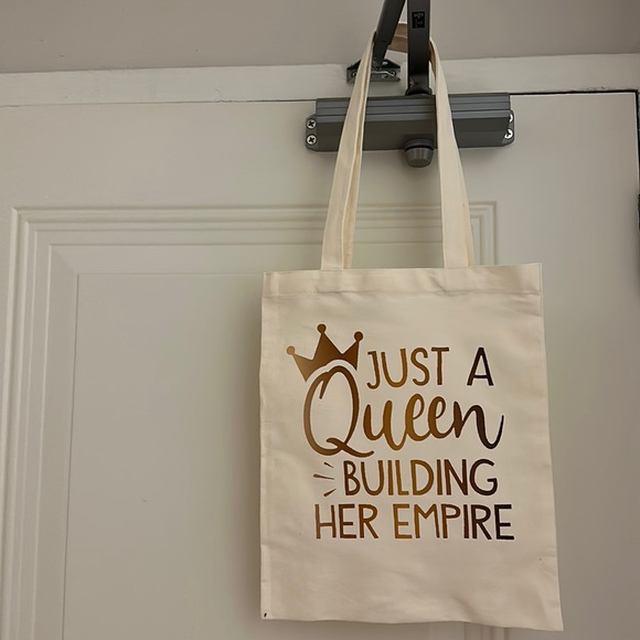 Custom made tote bag 😍Host-Pick! - Picture 1 of 2